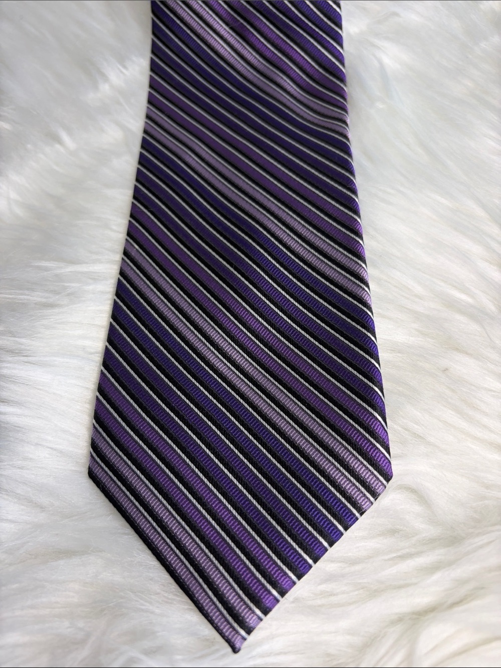 Men's Purple Striped Dress 100% Silk Tie - Sleek Formal Accent